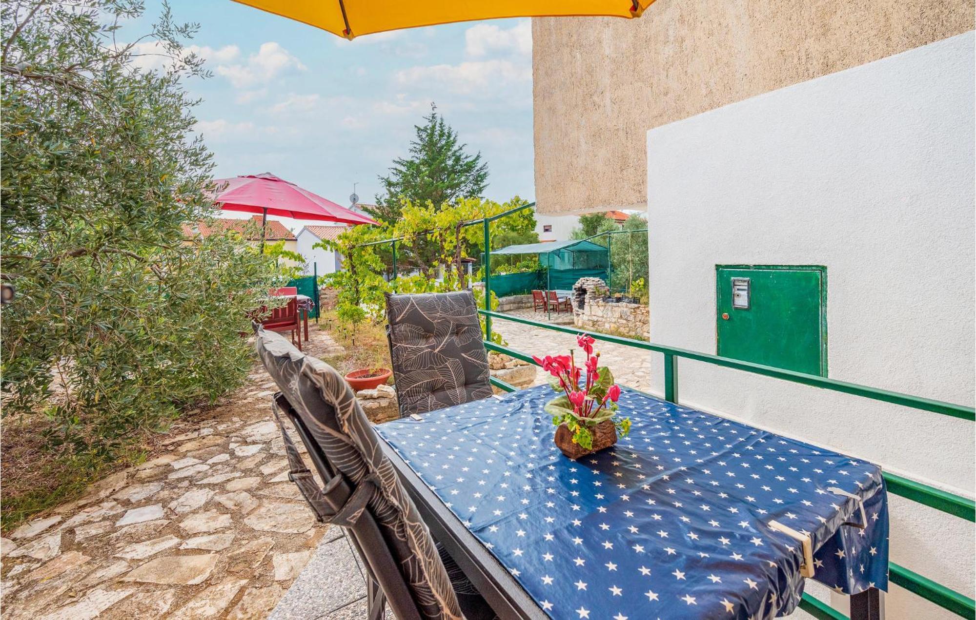 Amazing Apartment In Pula With Kitchen Exteriér fotografie